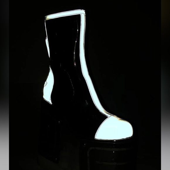 Club Exx Motherboard light up platform boots - Picture 4 of 16